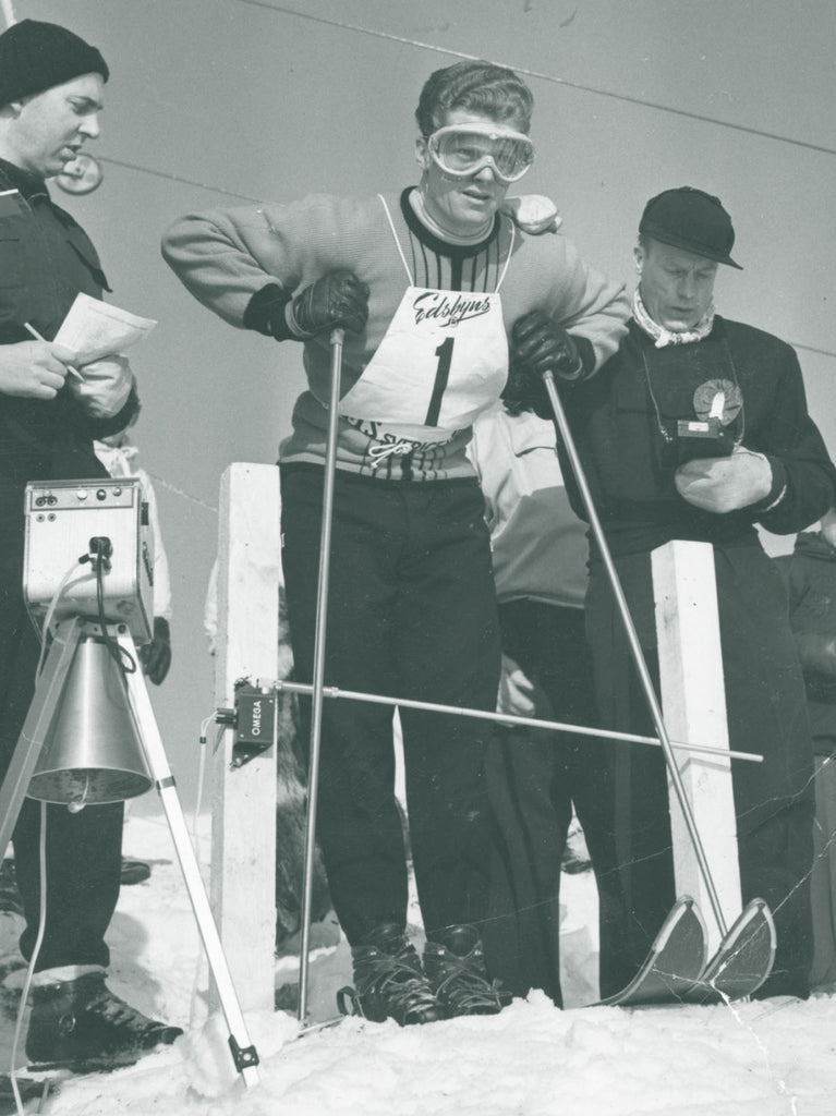 1954 The World Alpine Championship in Åre, Sweden. Stein wins three gold medals.